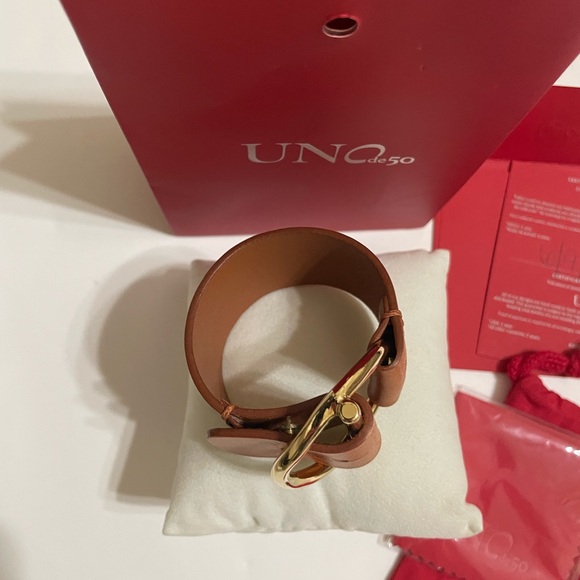 UNO de 50 Watts Up Camel Leather Cuff Bracelet Gold Clasp Handcrafted In Spain - Picture 6 of 16